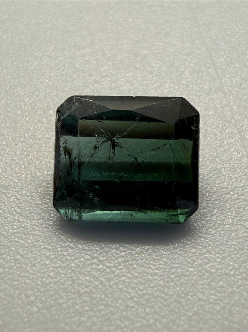 4.6ct Afghan Green Tourmaline – 11x9 mm – Certified by Czech Gemologist