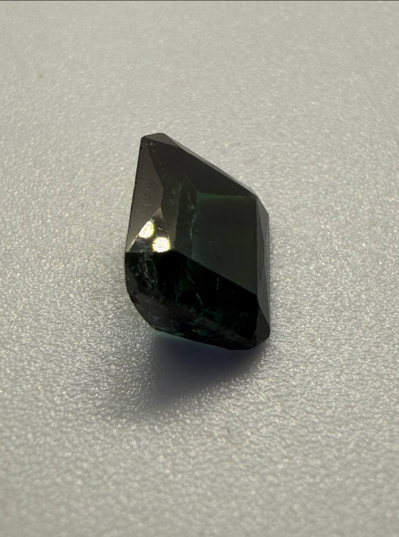 4.6ct Afghan Green Tourmaline – 11x9 mm – Certified by Czech Gemologist - Image 2