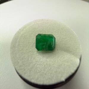 Emerald 1.05ct 7x6mm