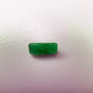 Emerald 0.65ct 3x8mm