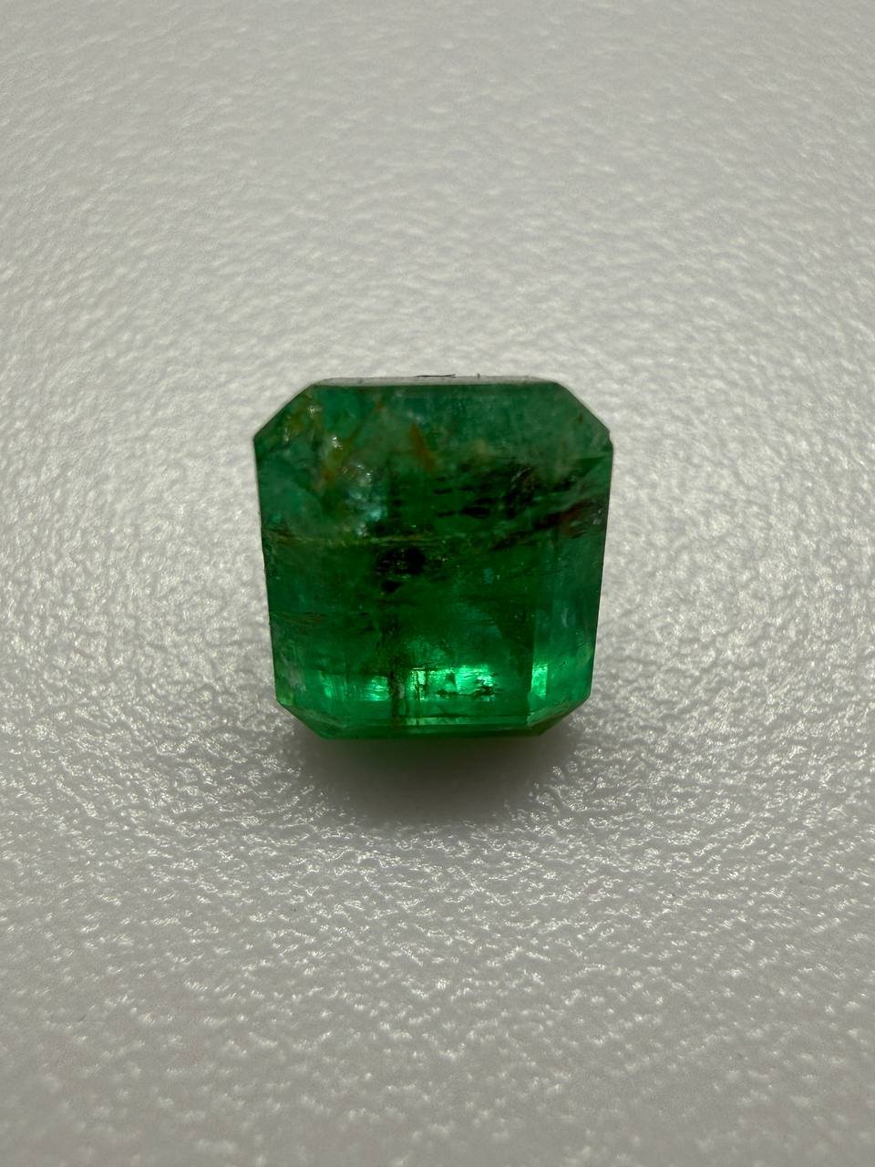 Emerald 2.4ct 8x7x7